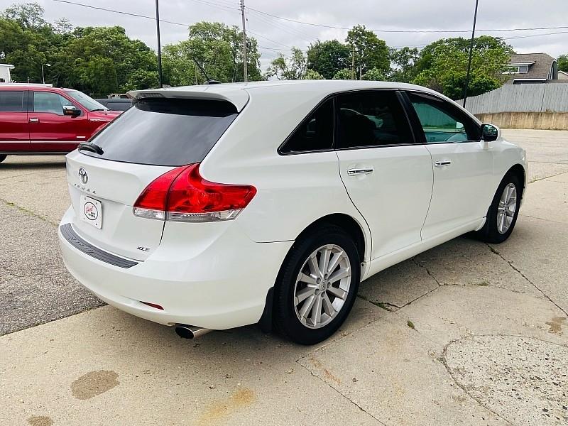 Toyota Venza XLE I4 FWD 2012