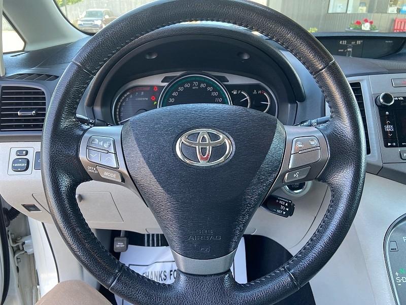Toyota Venza XLE I4 FWD 2012