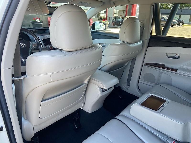 Toyota Venza XLE I4 FWD 2012