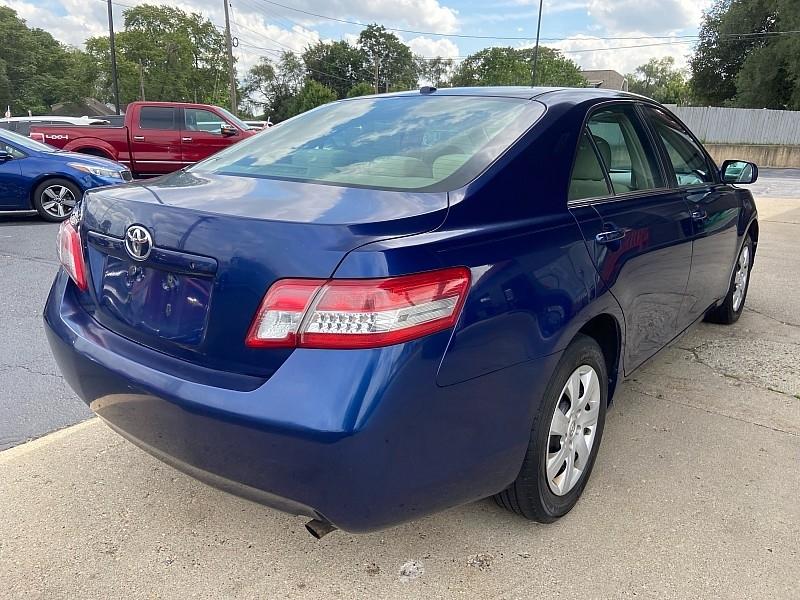 Toyota Camry 4dr Sdn DX Auto 2011
