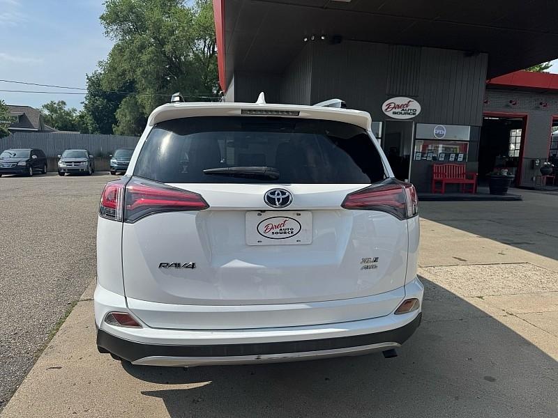 Toyota RAV4 XLE AWD 2018