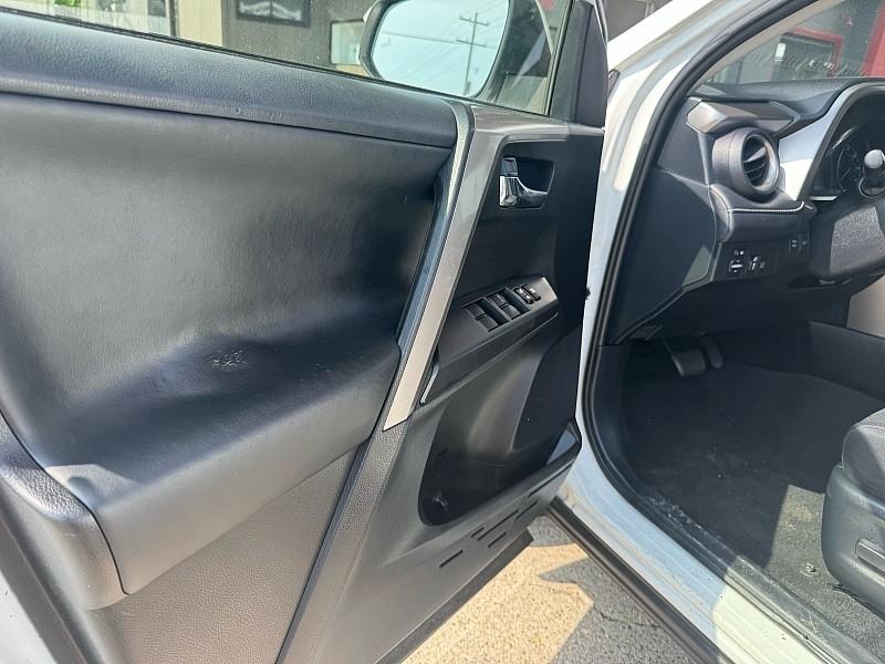 Toyota RAV4 XLE AWD 2018