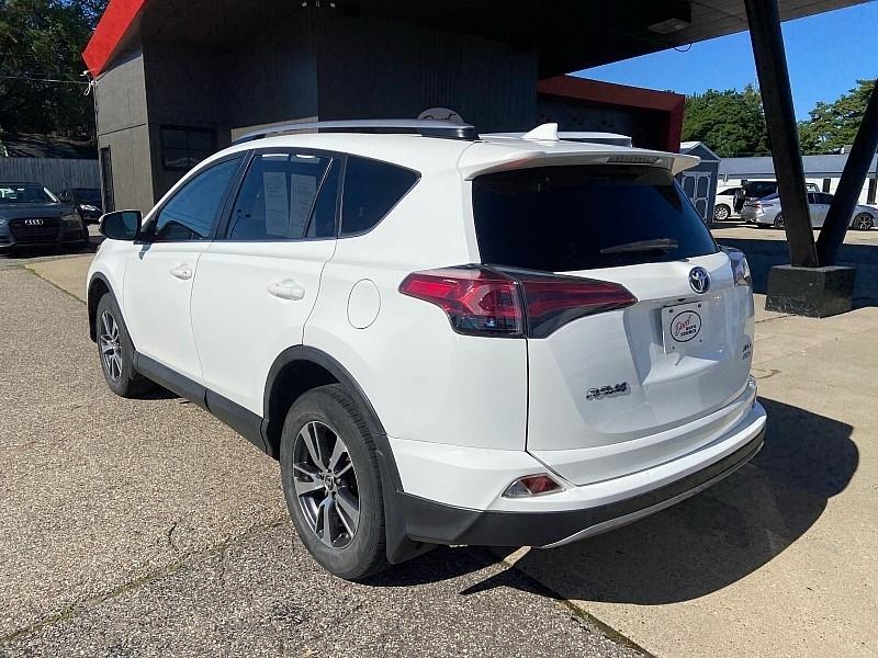 Toyota RAV4 XLE AWD 2018