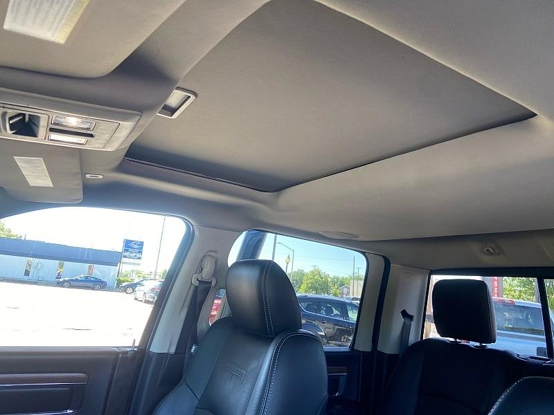 RAM 1500 Laramie Crew Cab LWB 4WD 2017