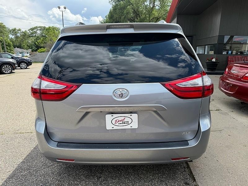 Toyota Sienna Limited Premium 7-Passenger 2017