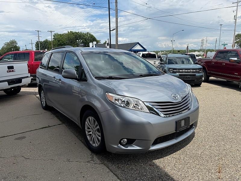 Toyota Sienna Limited Premium 7-Passenger 2017