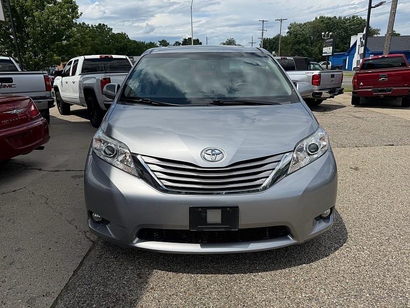 Toyota Sienna Limited Premium 7-Passenger 2017