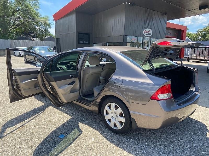 Honda Civic LX Sedan 5-Speed AT 2009