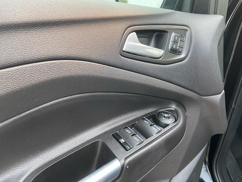 Ford Escape Titanium 4WD 2016
