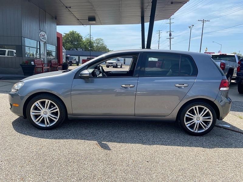 Volkswagen Golf 2.5L 4-Door PZEV 2011