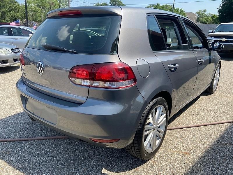 Volkswagen Golf 2.5L 4-Door PZEV 2011