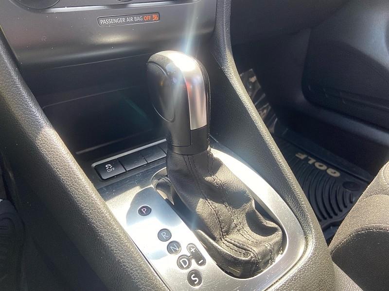 Volkswagen Golf 2.5L 4-Door PZEV 2011