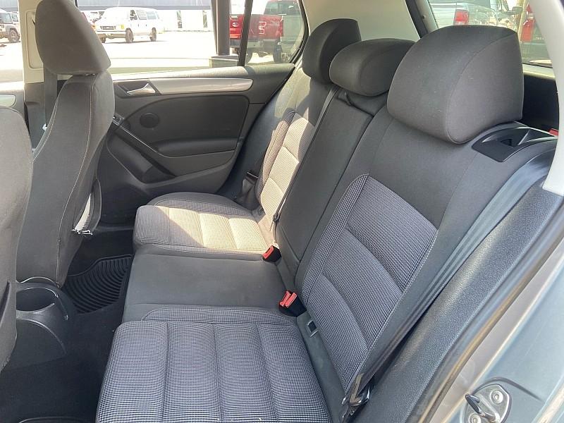 Volkswagen Golf 2.5L 4-Door PZEV 2011
