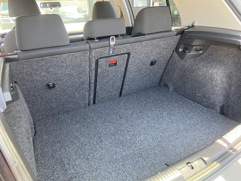 Volkswagen Golf 2.5L 4-Door PZEV 2011