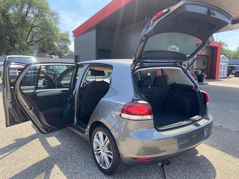 Volkswagen Golf 2.5L 4-Door PZEV 2011