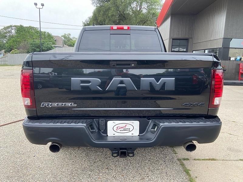 RAM 1500 Rebel Crew Cab SWB 4WD 2016