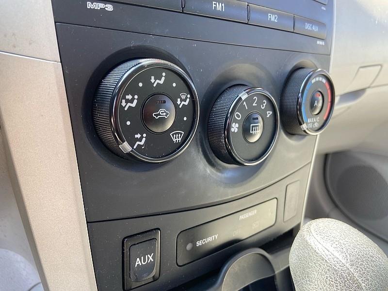 Toyota Corolla LE 4-Speed AT 2009