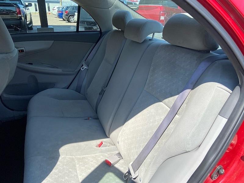 Toyota Corolla LE 4-Speed AT 2009