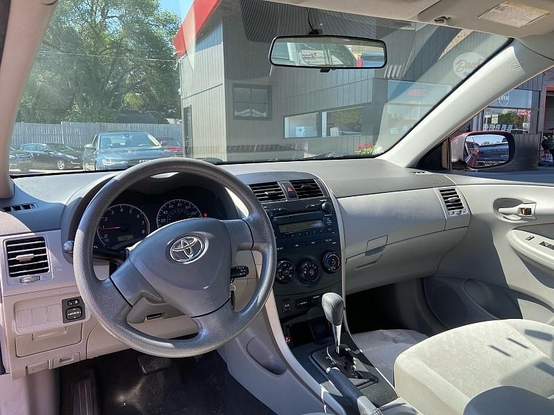 Toyota Corolla LE 4-Speed AT 2009