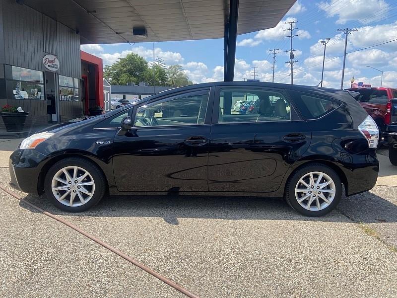 Toyota Prius V Five 2014