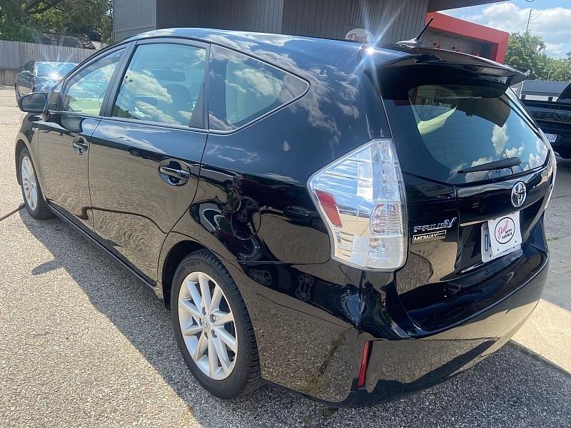 Toyota Prius V Five 2014