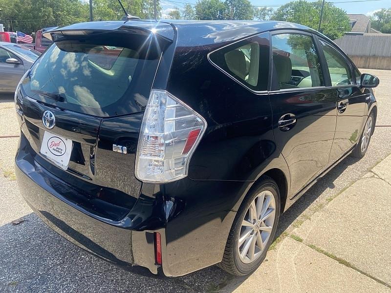 Toyota Prius V Five 2014