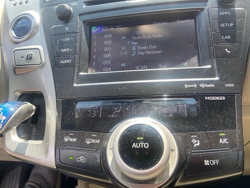 Toyota Prius V Five 2014