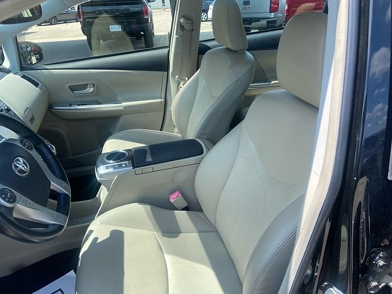 Toyota Prius V Five 2014