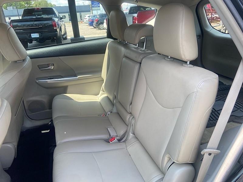 Toyota Prius V Five 2014