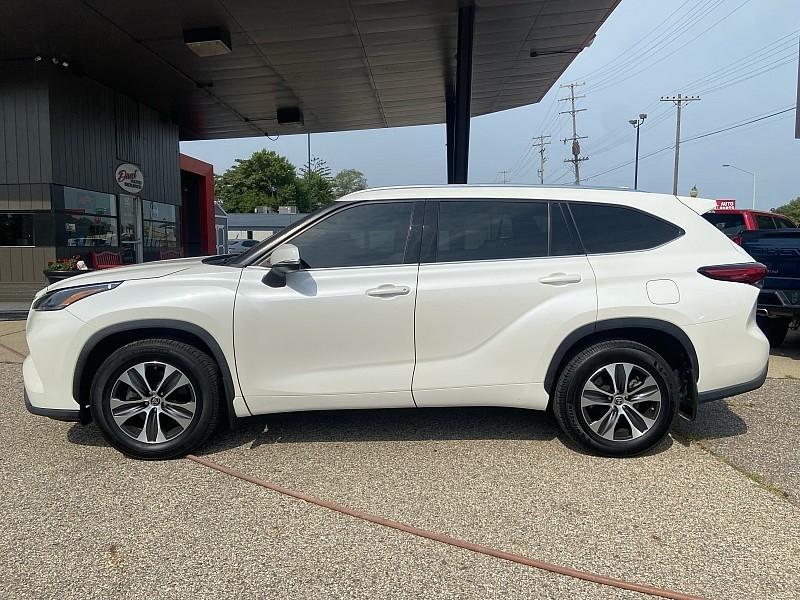 Toyota Highlander XLE AWD V6 2021