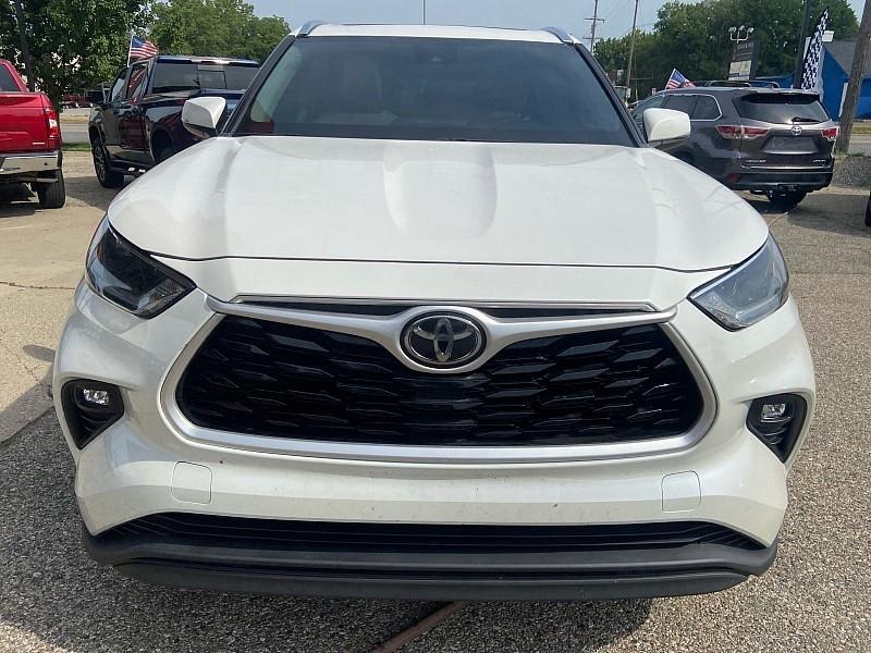 Toyota Highlander XLE AWD V6 2021