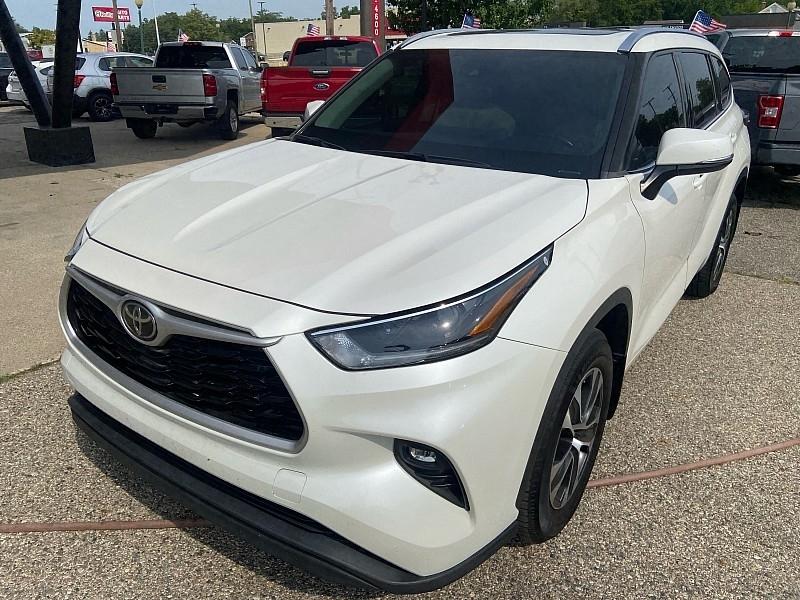 Toyota Highlander XLE AWD V6 2021