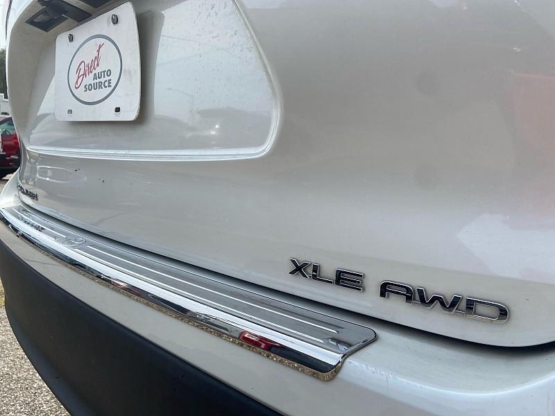 Toyota Highlander XLE AWD V6 2021
