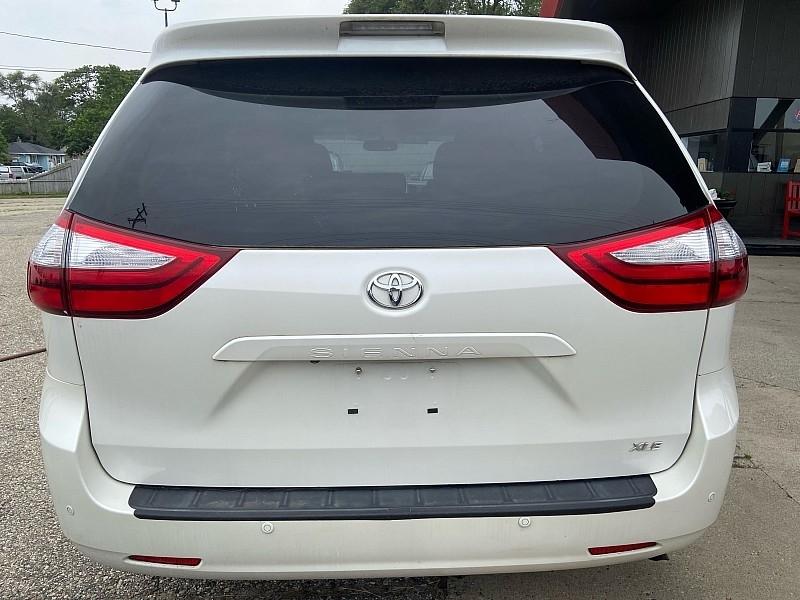 Toyota Sienna Limited Premium 7-Passenger 2017