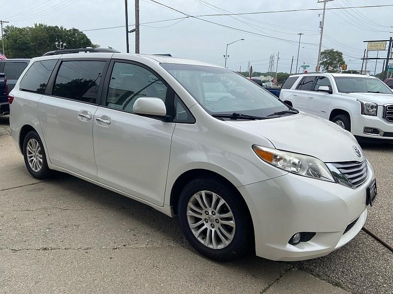 Toyota Sienna Limited Premium 7-Passenger 2017
