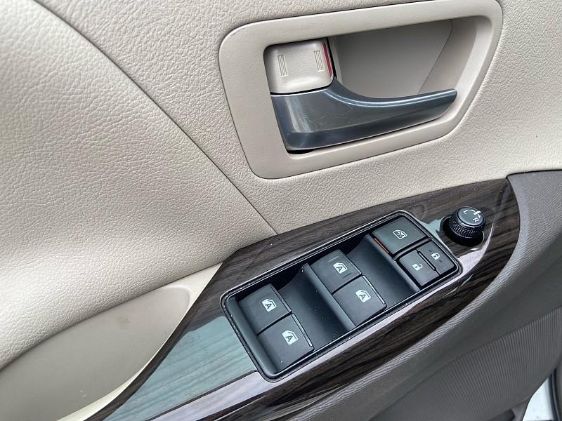 Toyota Sienna Limited Premium 7-Passenger 2017