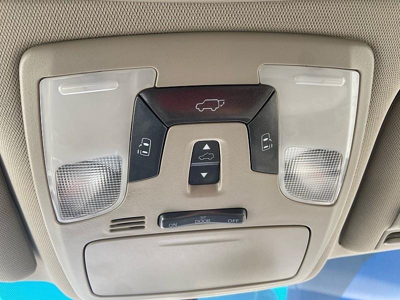 Toyota Sienna Limited Premium 7-Passenger 2017