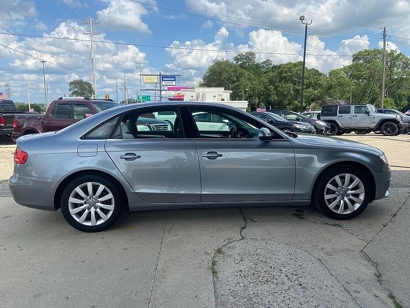 Audi A4 2.0T Sedan quattro Tiptronic 2011