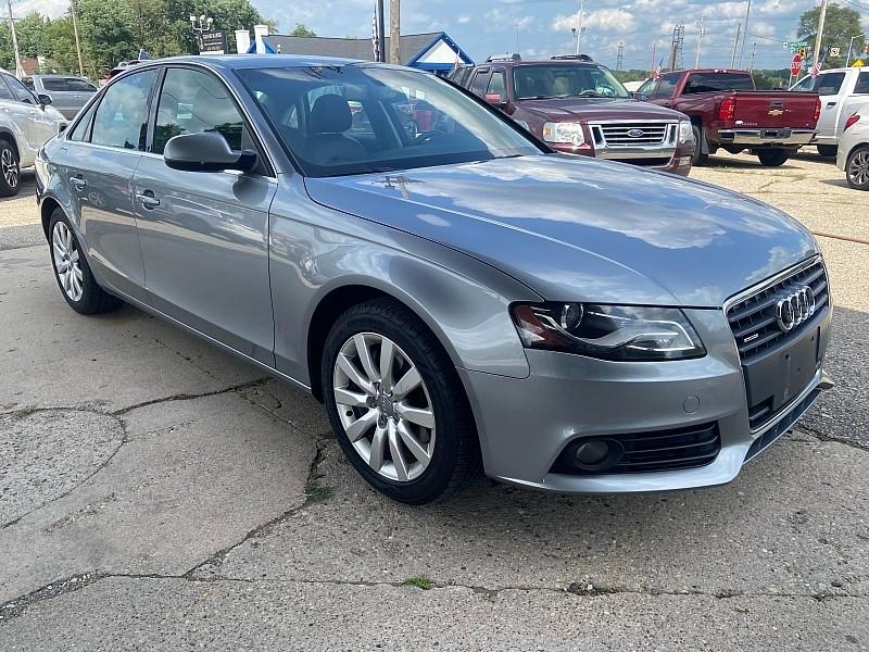 Audi A4 2.0T Sedan quattro Tiptronic 2011