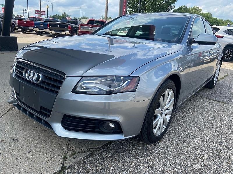 Audi A4 2.0T Sedan quattro Tiptronic 2011