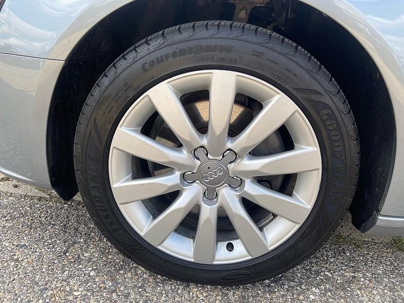 Audi A4 2.0T Sedan quattro Tiptronic 2011