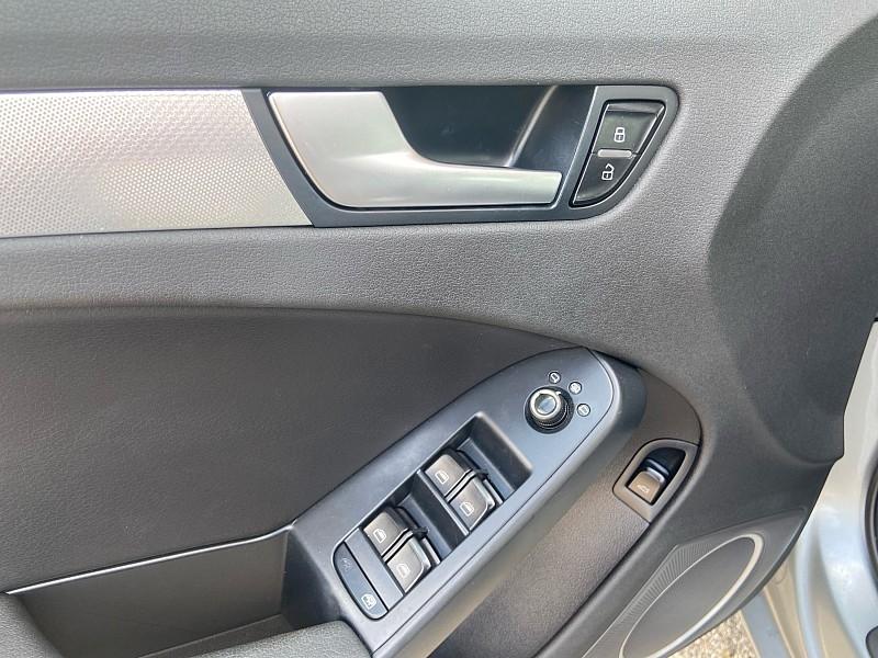 Audi A4 2.0T Sedan quattro Tiptronic 2011