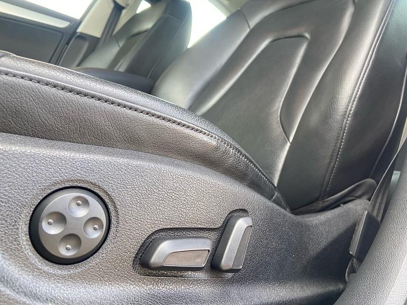 Audi A4 2.0T Sedan quattro Tiptronic 2011