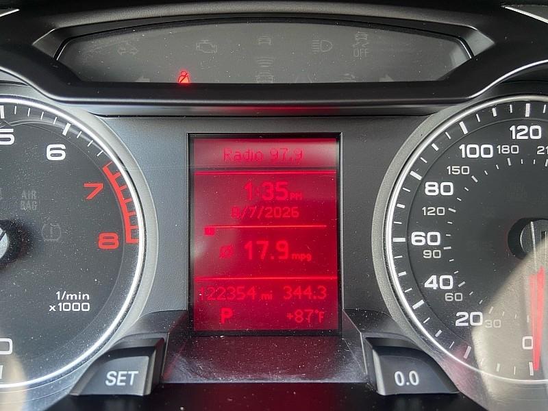 Audi A4 2.0T Sedan quattro Tiptronic 2011