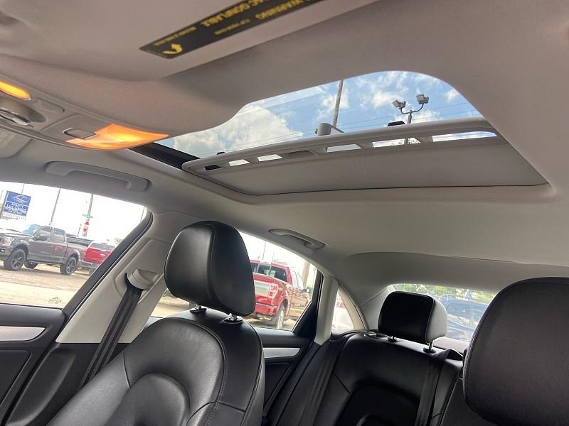 Audi A4 2.0T Sedan quattro Tiptronic 2011