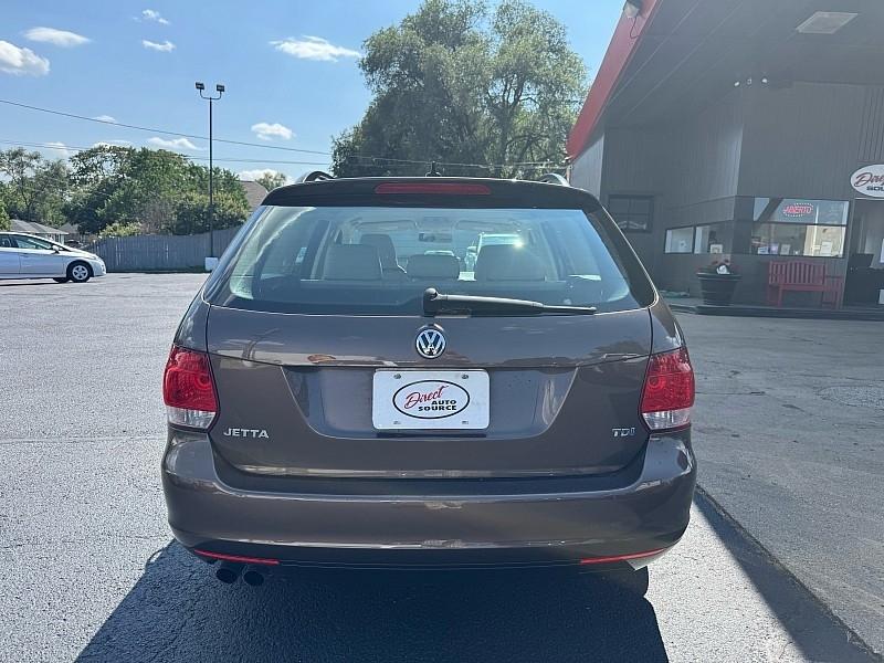 Volkswagen Jetta SportWagen 2.0L TDI 2011