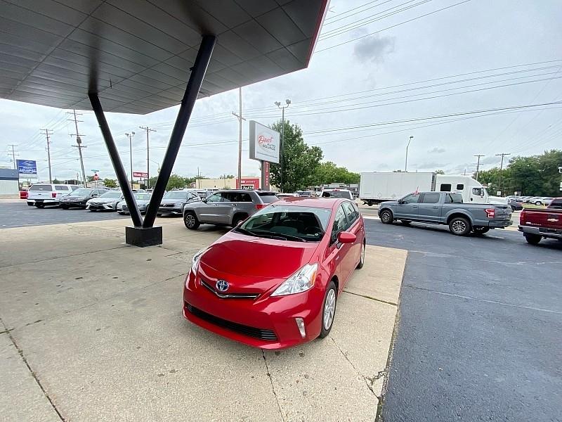 Toyota Prius V Two 2014