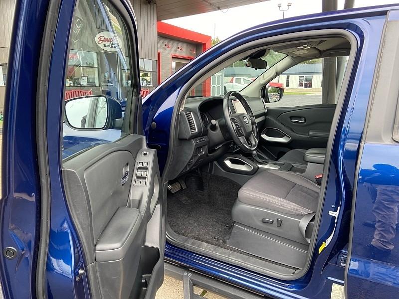 Nissan Frontier SV Crew Cab 4WD 2022
