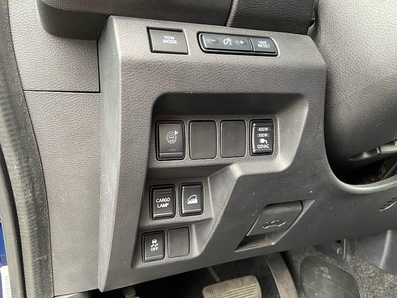 Nissan Frontier SV Crew Cab 4WD 2022