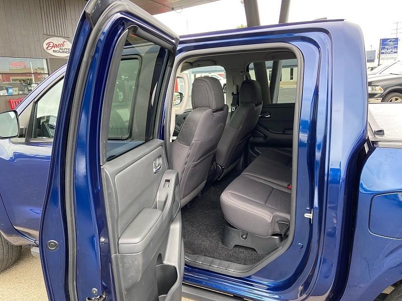 Nissan Frontier SV Crew Cab 4WD 2022